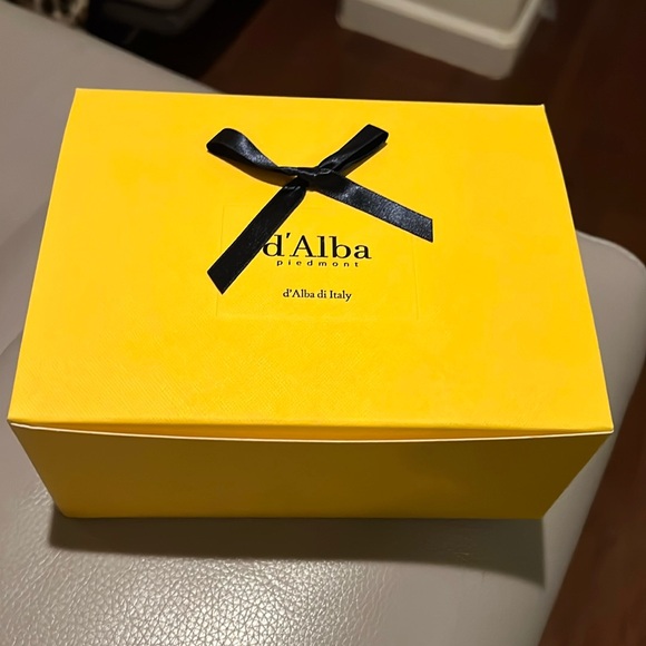 NEW & SEALED D’ALBA PIEDMONT FIRST SPRAY SERUM GIFT SET - Picture 1 of 5